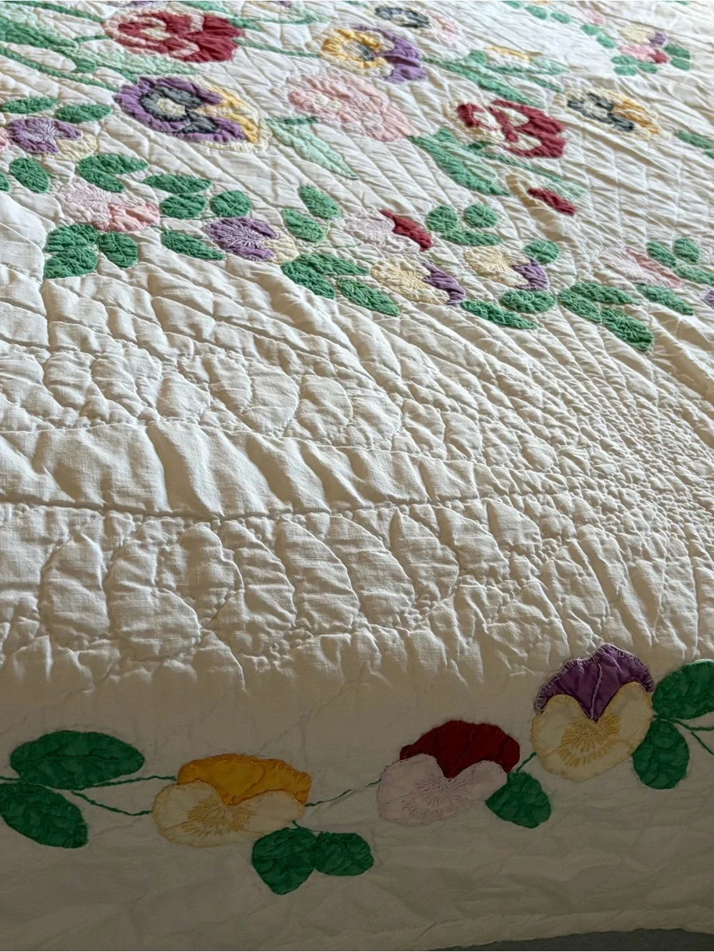 Vintage Handcrafted Floral Quilt Bedspread - White with Multi-Color Appliqué